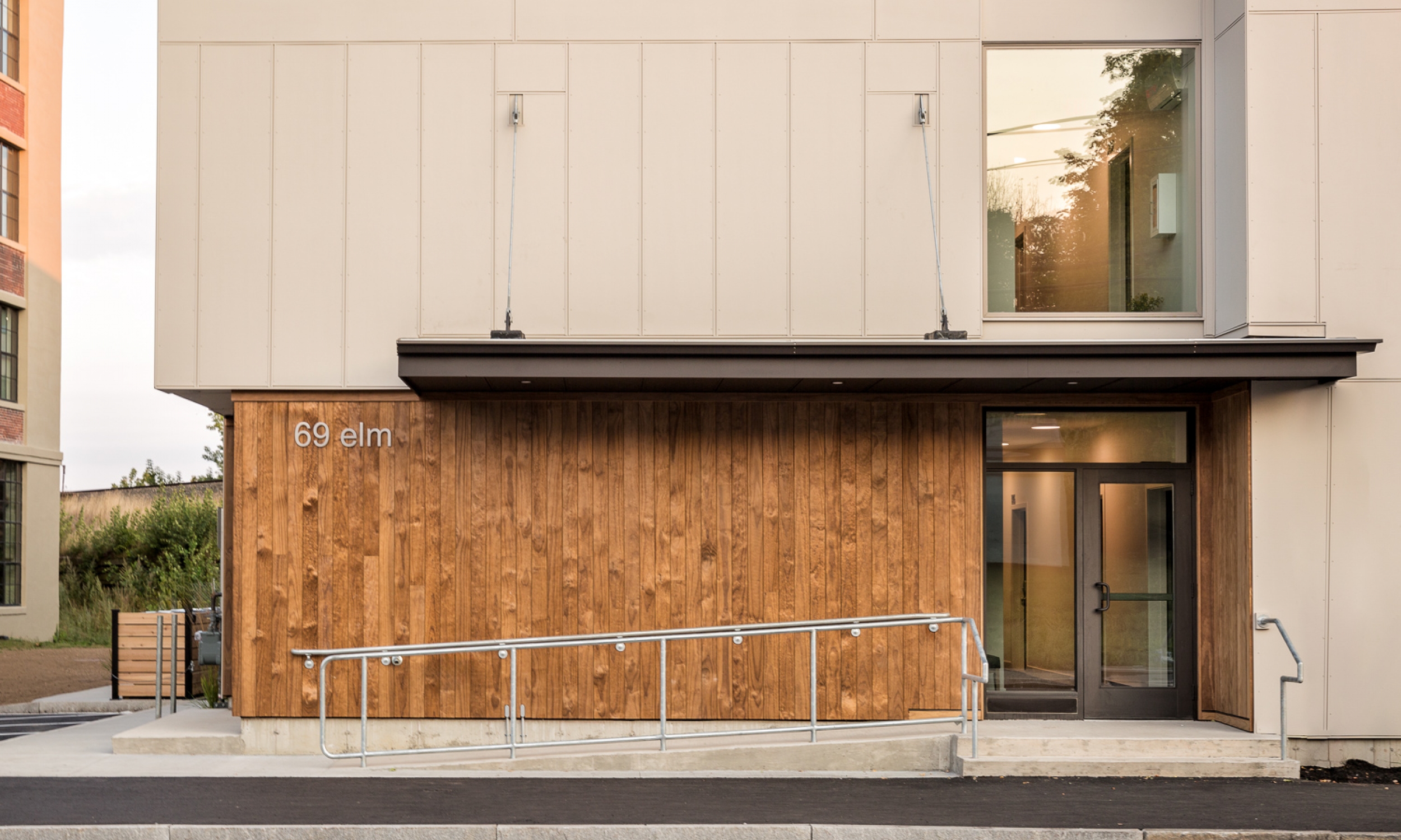 Front Entrance, hung canopy, natural wood, Thermory, Hardie-panels, Easy Trim, Entrance