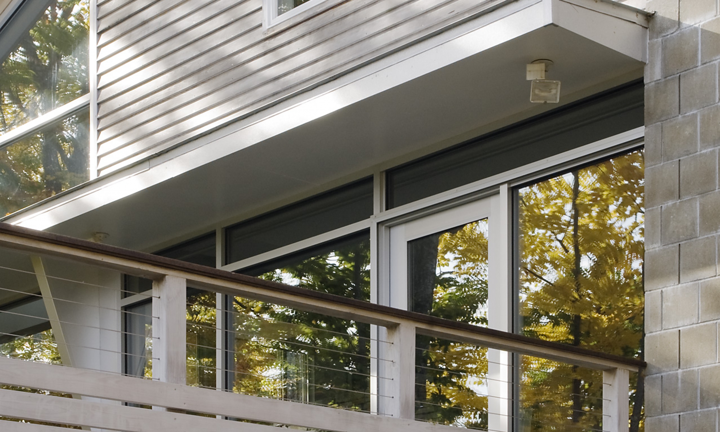 Lake side deck Cable railing, Maine Architect, Waterfront home, custom house, cedar siding